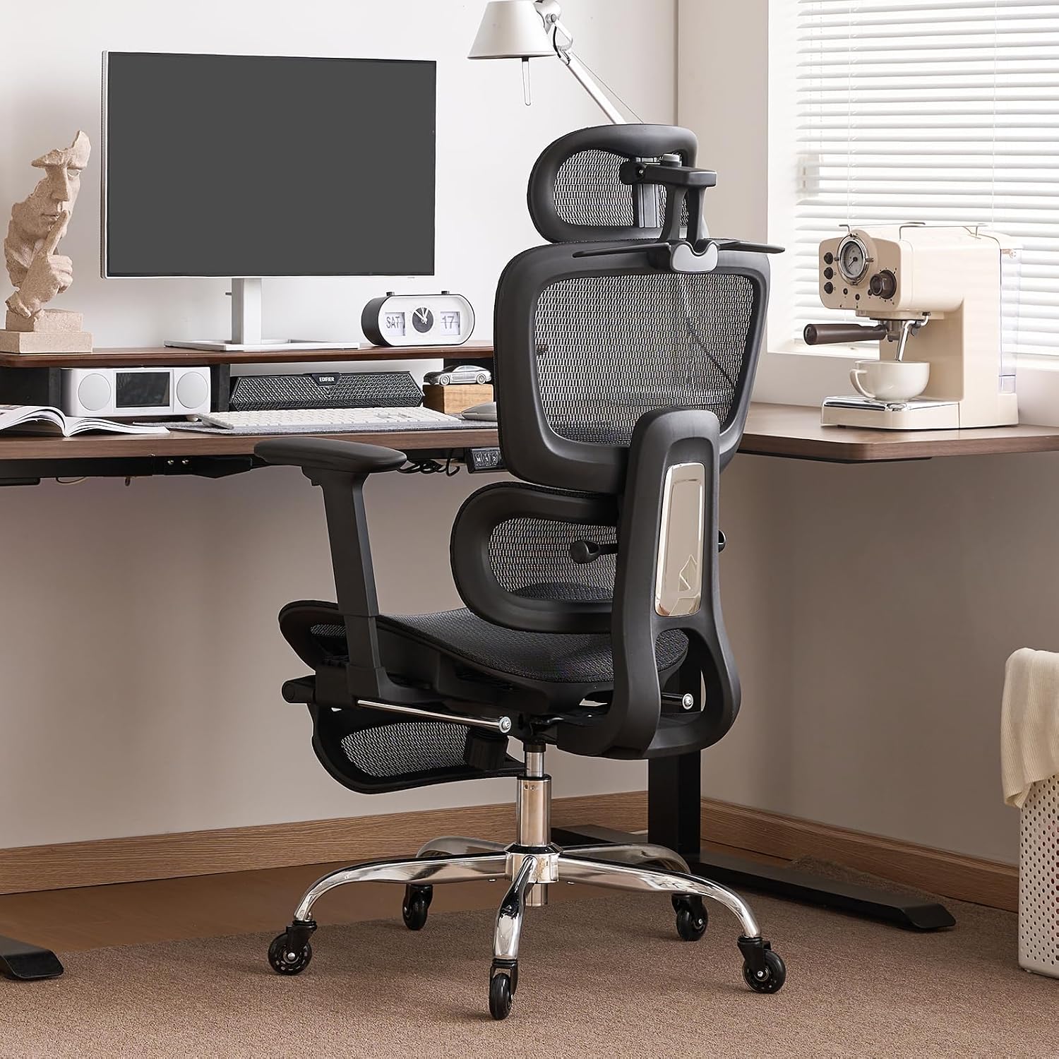 LarkLeaves Cadeira de Escritório com Descanso para os Pés, Cadeira Ergonômica com Travesseiro para Pescoço e Rodas de Borracha, Cadeira Gamer com Encosto Ajustável e Apoios de Braço 3D, Preto - Imagem 3